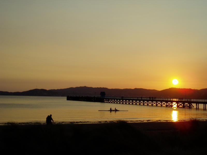 83 By The Sea Motor Lodge Lower Hutt Buitenkant foto