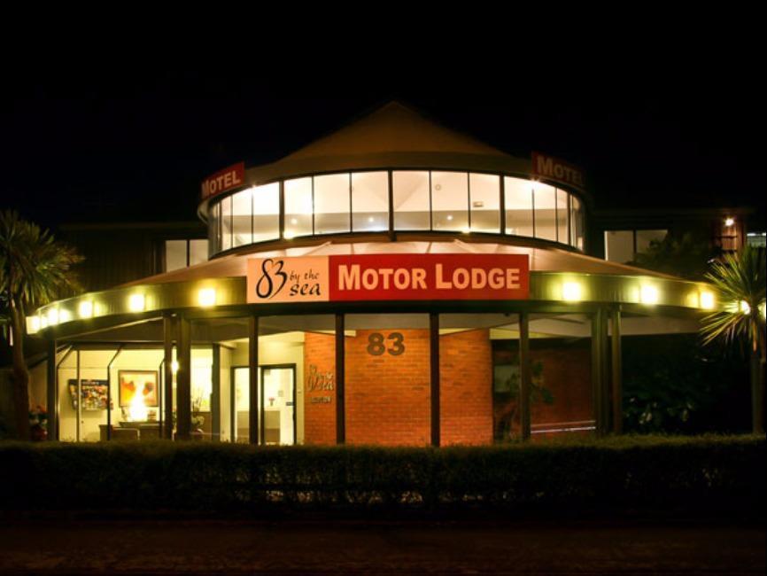 83 By The Sea Motor Lodge Lower Hutt Buitenkant foto